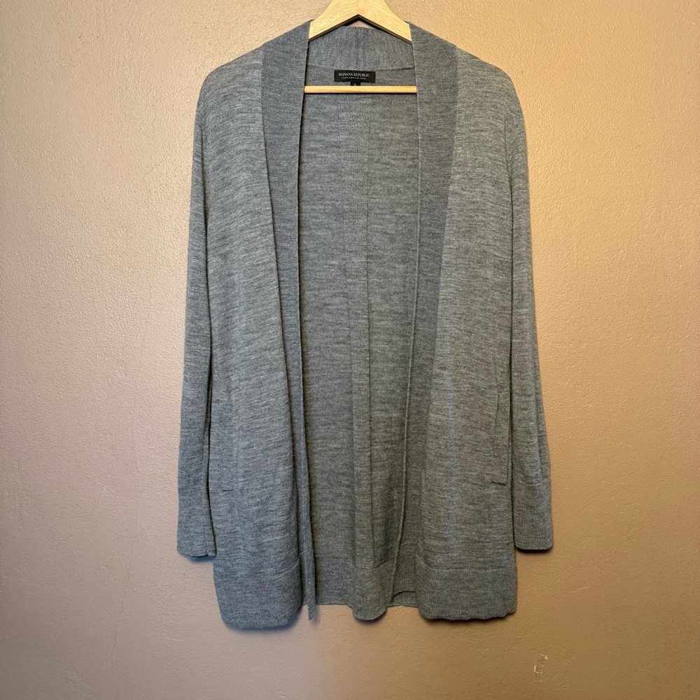 Banana Republic 100% Merino Wool Gray Cardigan Sweater Size Small Cottagecore